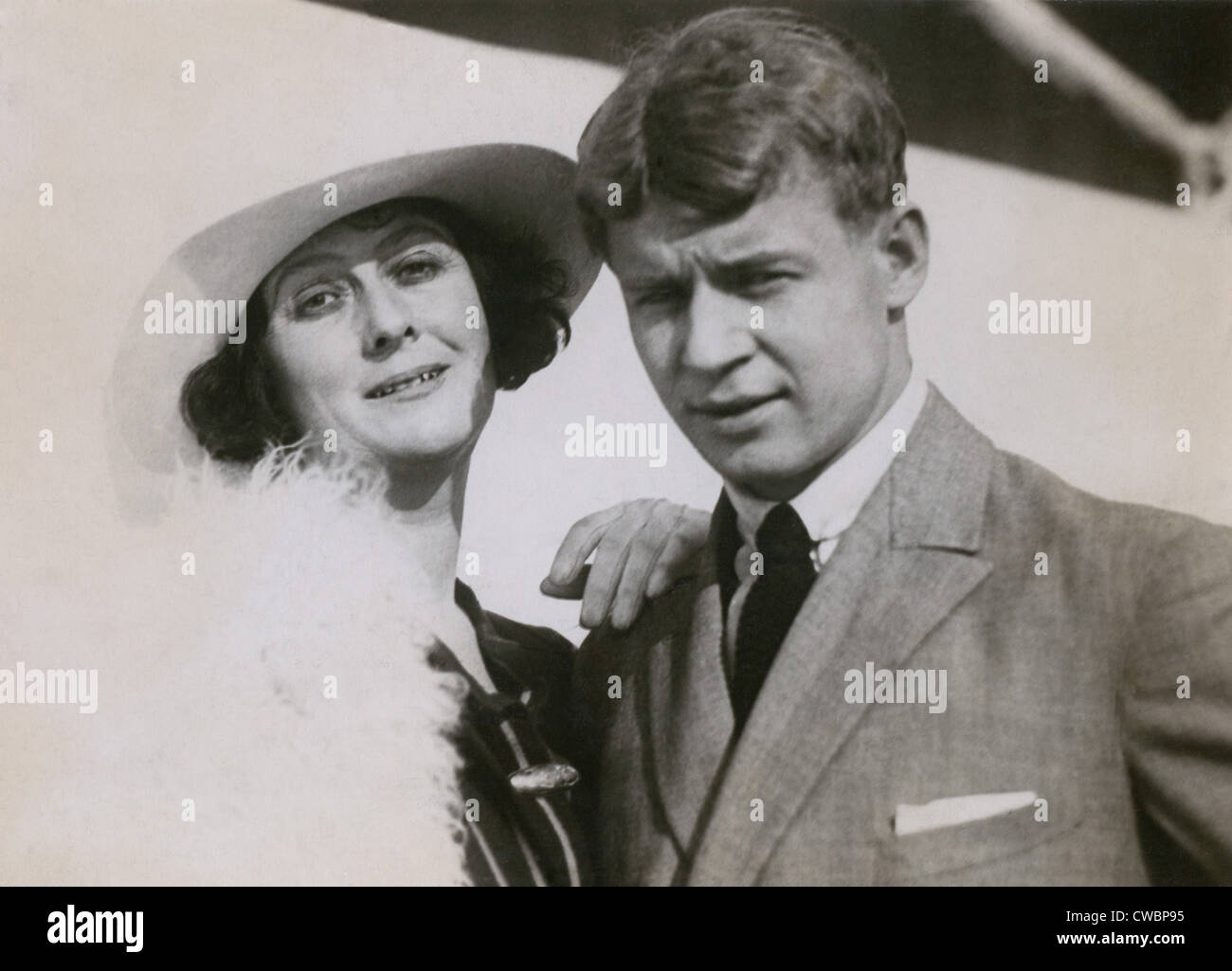 Isadora Duncan (1878-1927), et son mari Sergei Yesenin, en tournée aux États-Unis en 1922. C'était un russe de talent Banque D'Images