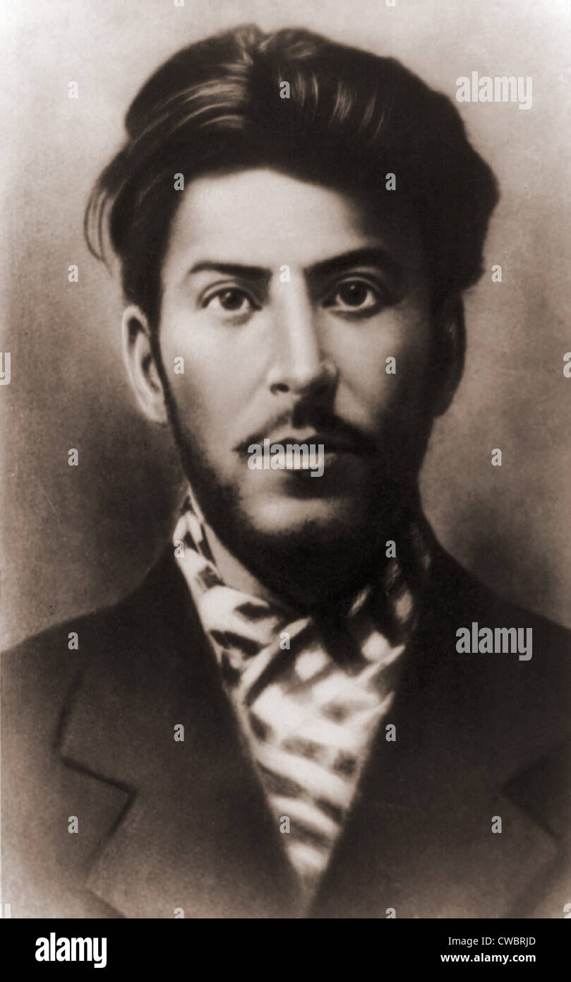 Joseph Staline (1879-1935), dans l'une des premières photos de la police. Il a rejoint les bolcheviks en 1903 comme un révolutionnaire actif et a été exilé Banque D'Images