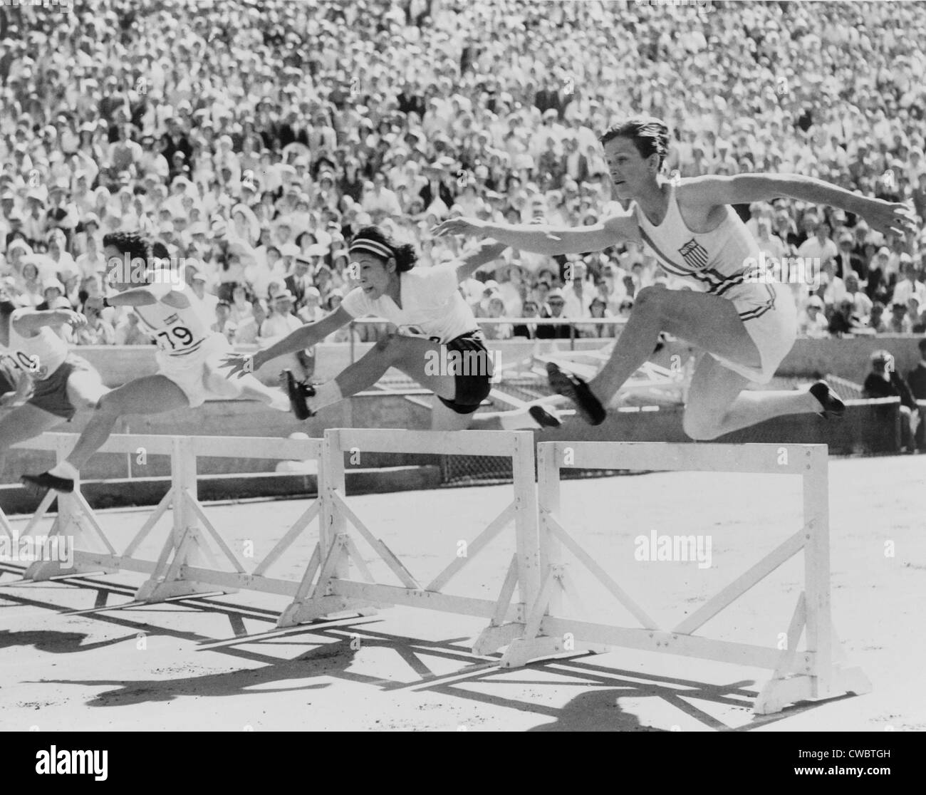 Mildred Babe Didrikson '', (1911-1956), exécuté dans la première épreuve de la 80 m haies aux Jeux Olympiques de 1932, à l'à Los Angeles. Banque D'Images