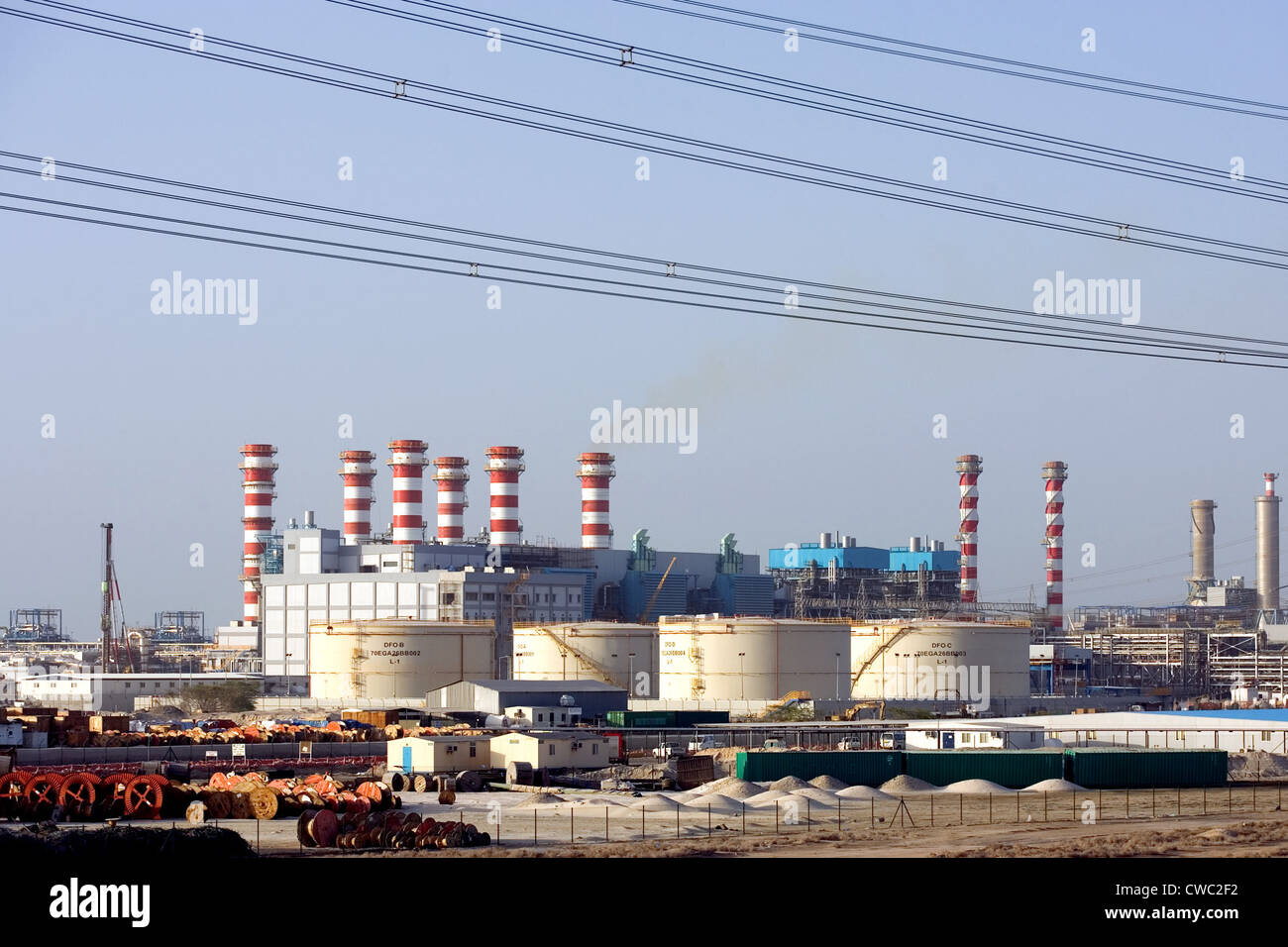 Dubaï, la. DEWA power station, production d'électricité et de dessalement d'eau Banque D'Images