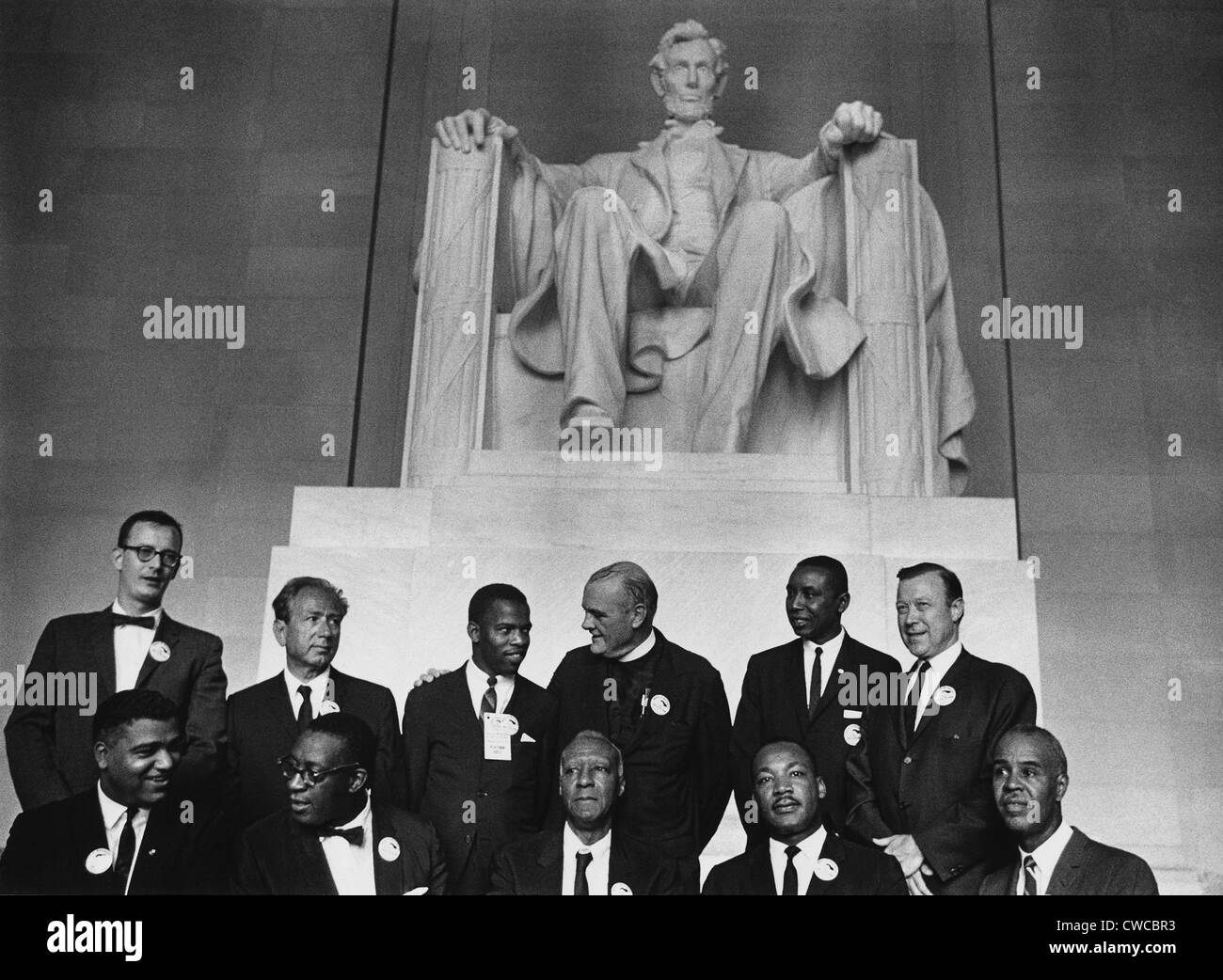 Mars 1963 sur l'État de Washington. Les dirigeants de la mars posant devant la statue d'Abraham Lincoln, Lincoln Memorial. Bas, L pour Banque D'Images