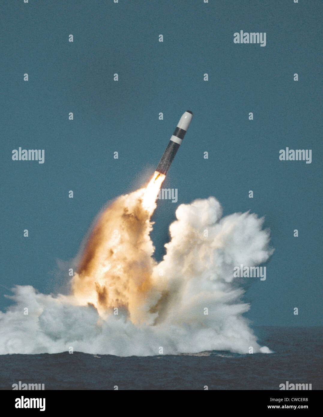 Lancement d'un sous-marins de missiles balistiques Trident à partir d'un sous-marin. D'abord déployé en 1990 par US et britanniques, il a été Banque D'Images