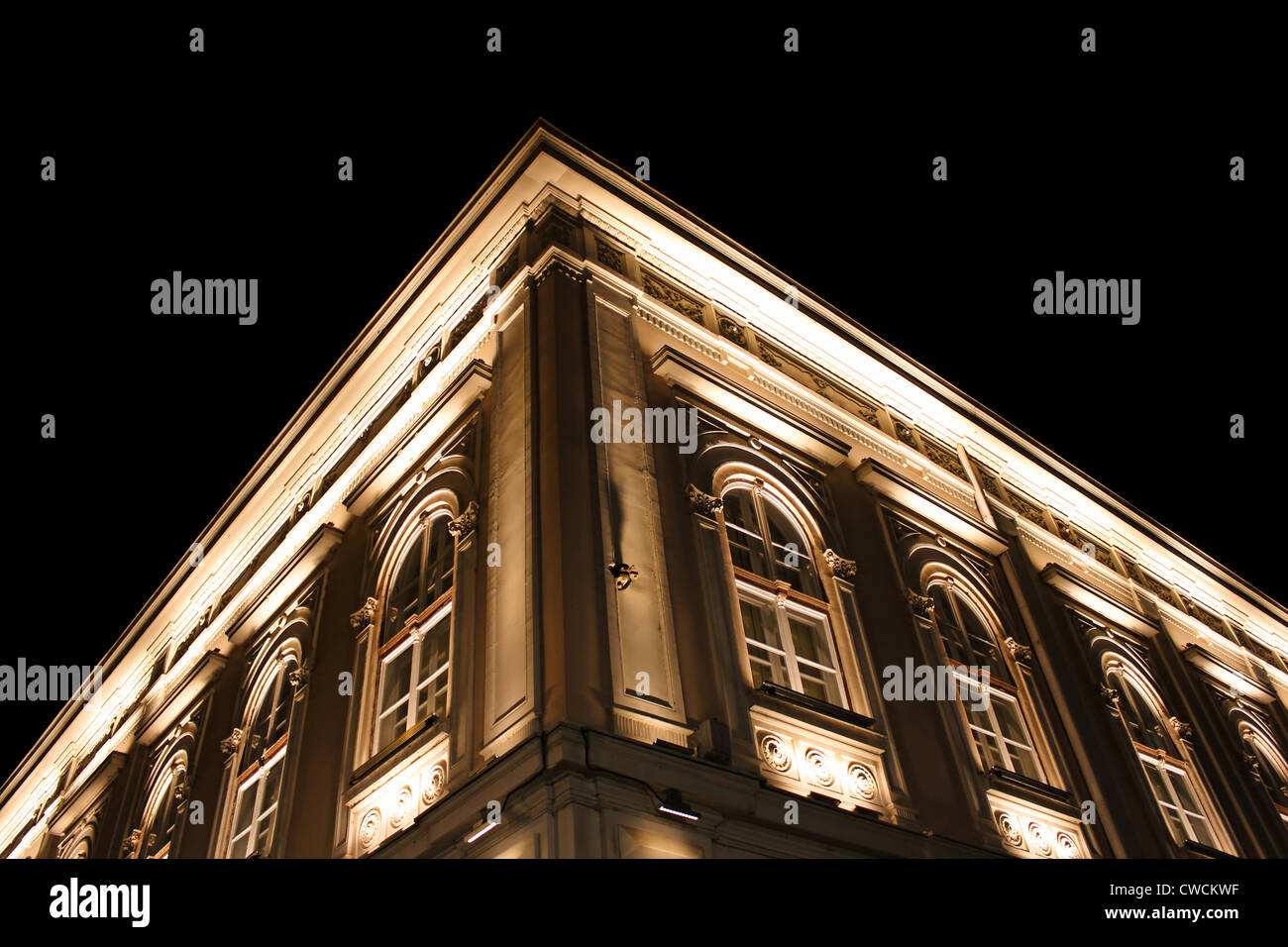 Maison, édifice, vieux, musée, nuit, lumière, porte, bois, verre, Banque D'Images