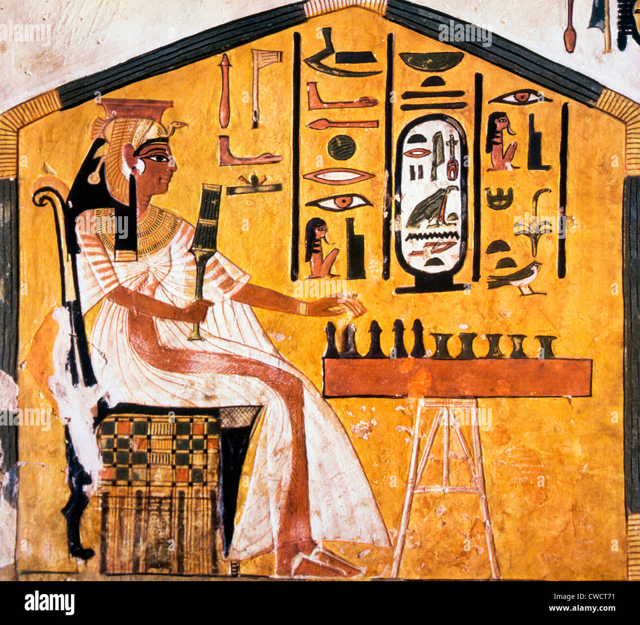 La reine Néfertari jouant aux échecs, la peinture de la tombe de Nefertari, Vallée des Reines, Thèbes, Egypte Banque D'Images