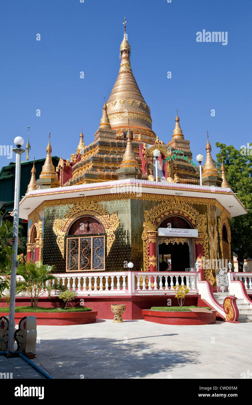 Le Myanmar, Birmanie. Sanctuaire bouddhiste à l'Zayar Thein Gyi Antiq, près de Mandalay. Banque D'Images