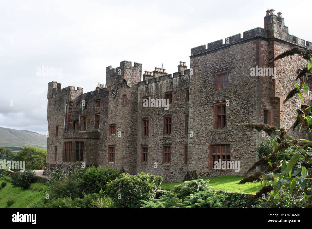 Château de Muncaster et terrains dans la région de Lake district Banque D'Images