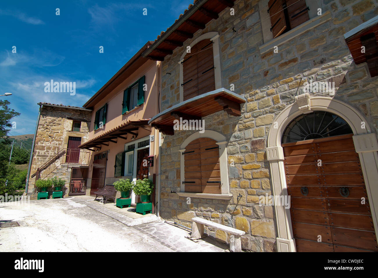 Rue de la 12e siècle, village de montagne de Cassino en Italie Banque D'Images