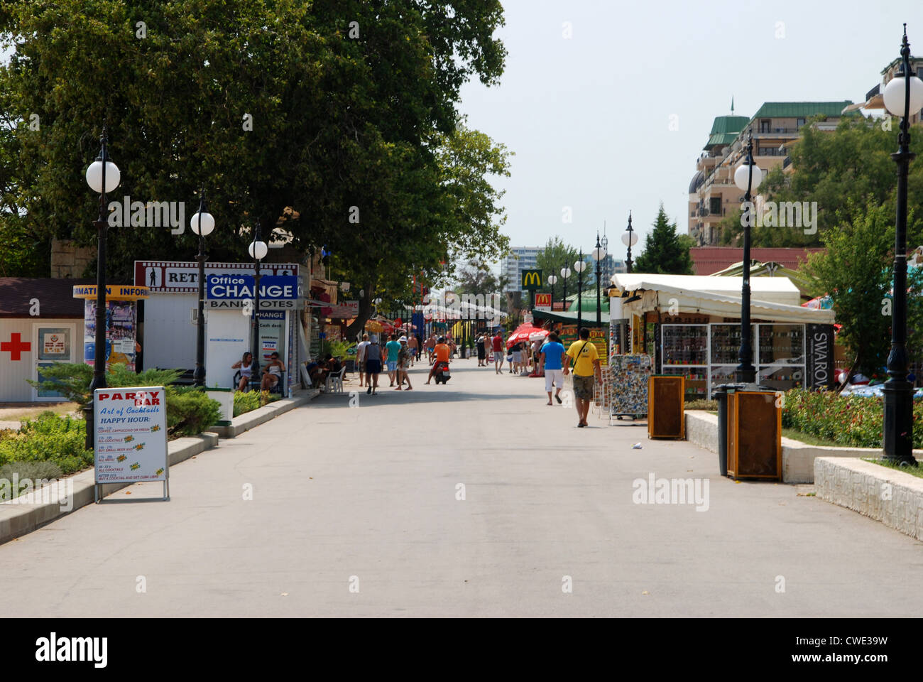 Promenade de la plage de Golden Sands Bulgarie Banque D'Images