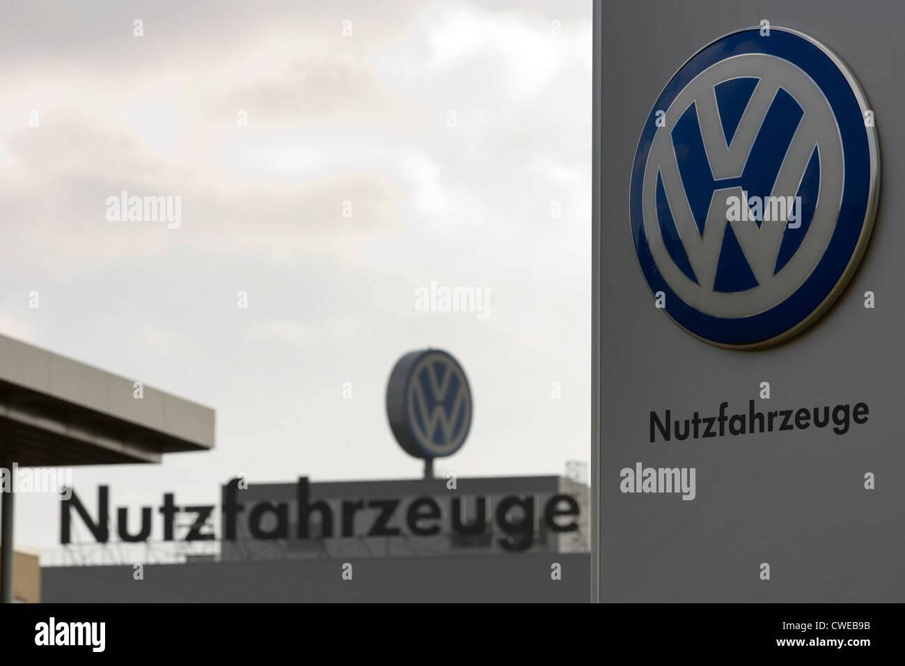 Hanovre, le logo de l'automobile Volkswagen fabricant de véhicules commerciaux Banque D'Images