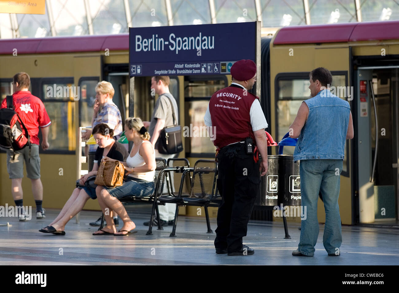 Berlin, voyageurs et Wachschuetzer à Spandau Banque D'Images