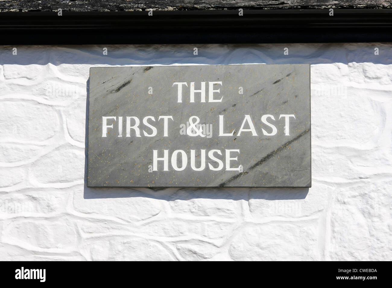 La première et dernière maison signer dans l'ouest de l'Angleterre à Lands End Cornwall Banque D'Images