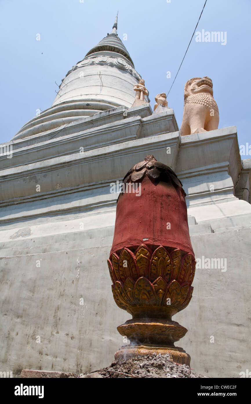 Stupa du temple Wat Phnom à Phnom Penh Banque D'Images