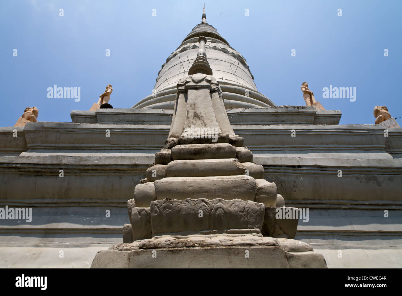 Stupa du temple Wat Phnom à Phnom Penh Banque D'Images