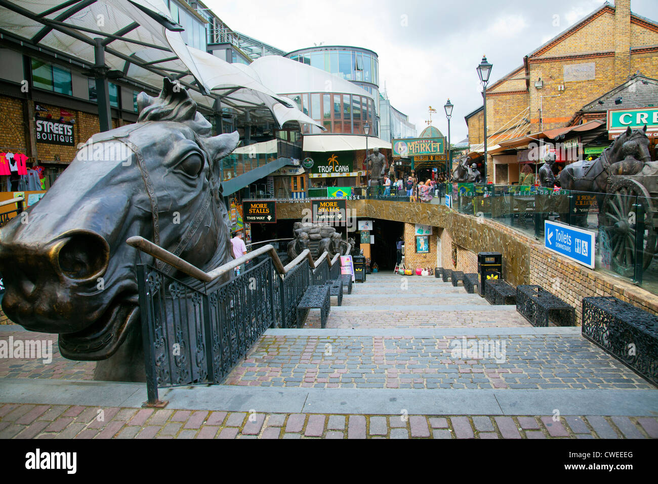 Marché d'équitation dans Camden Lock Village - London UK Banque D'Images