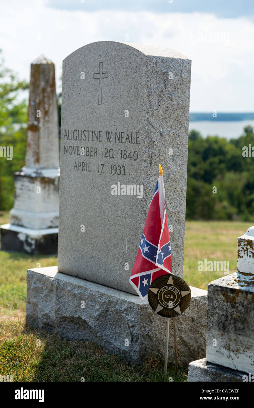 Les pierres tombales d'anciens combattants de la guerre civile des confédérés dans l'église Saint Ignace aux Etats Unis dans le Maryland Banque D'Images