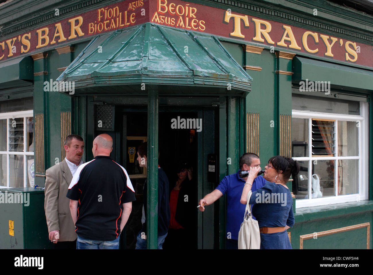 Tracy's Bar, pub irlandais à Williams Street corner, Derry, Londonderry, comté de Derry, l'Ulster, Irlande du Nord, au Royaume-Uni, en Europe. Banque D'Images
