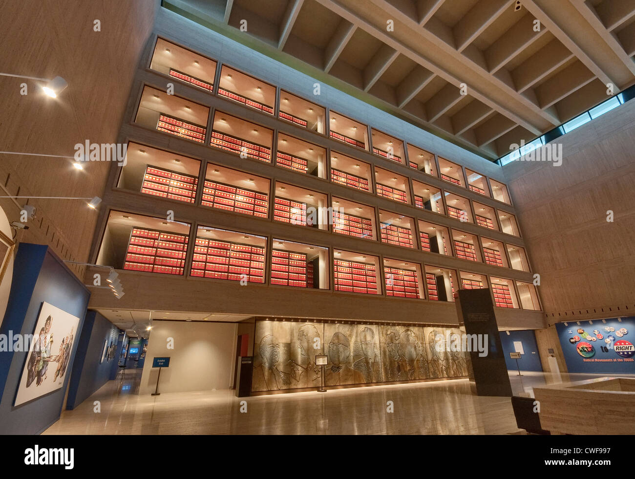 Section Archives plus grande salle à Lyndon Baines Johnson Library and Museum (Bibliothèque LBJ) à Austin, Texas, États-Unis Banque D'Images