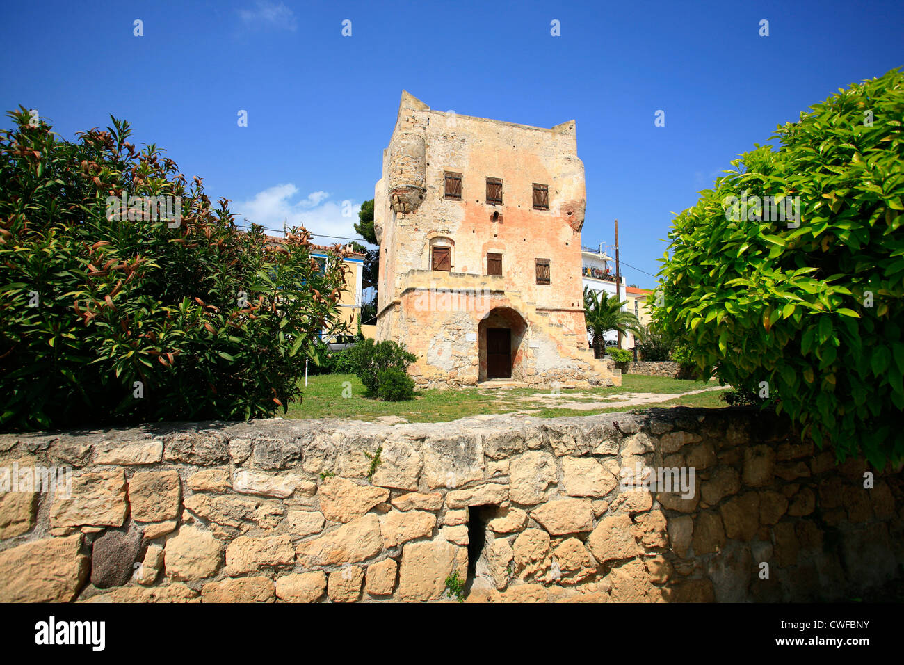 Grèce, Athènes, l'île d'Aegina, vieille tour Banque D'Images