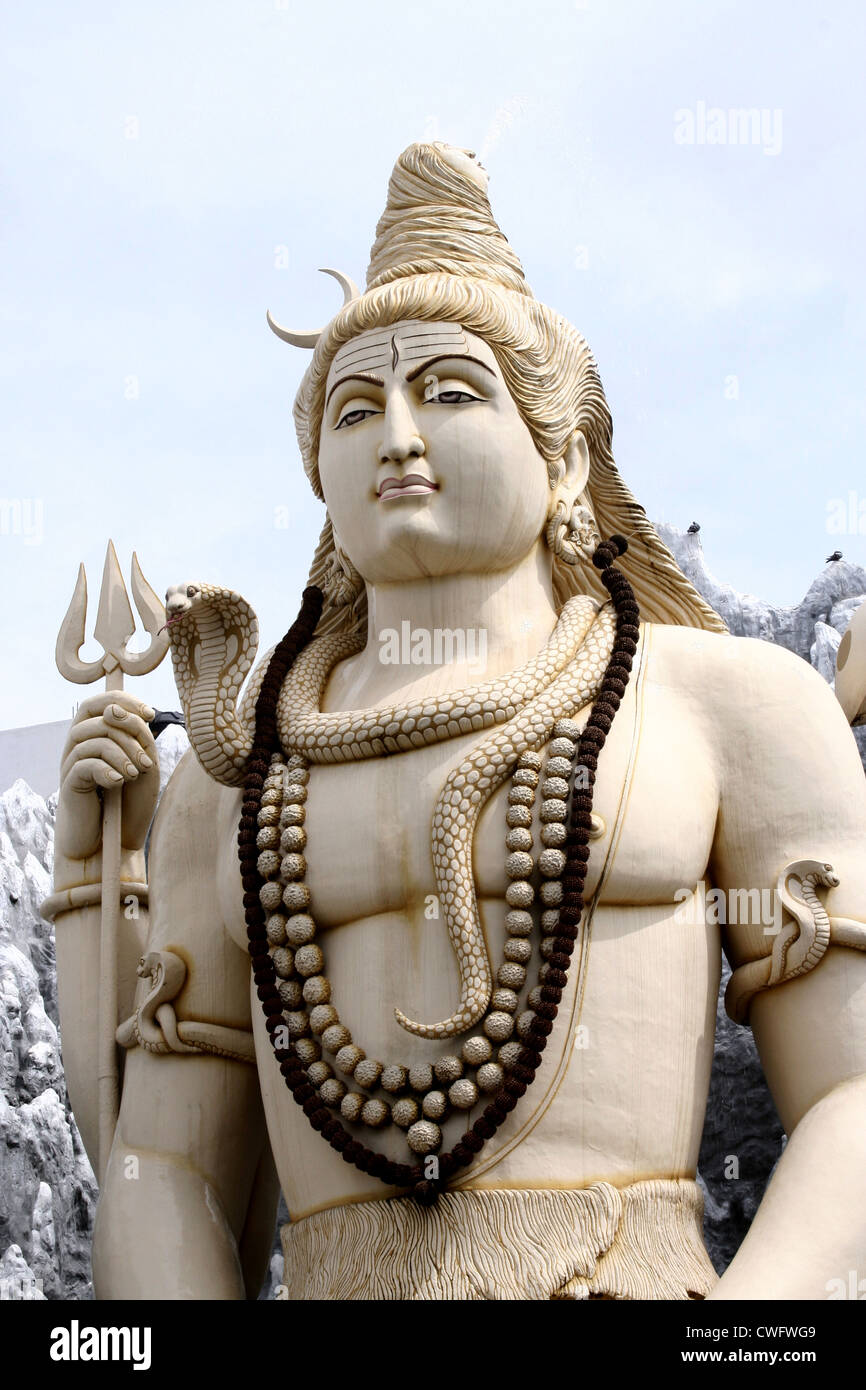 Seigneur dieu hindou Shiva statue à Bangalore, Inde Banque D'Images