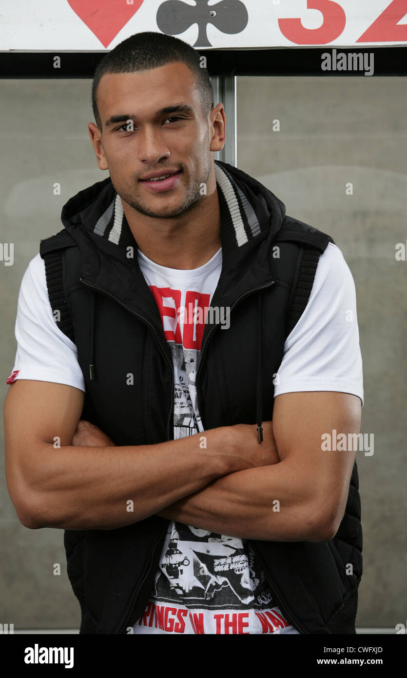 Steven Caulker, premier league defender en photo au Liberty Stadium de Swansea, où il a passé la saison 2011-2012 en prêt. Banque D'Images