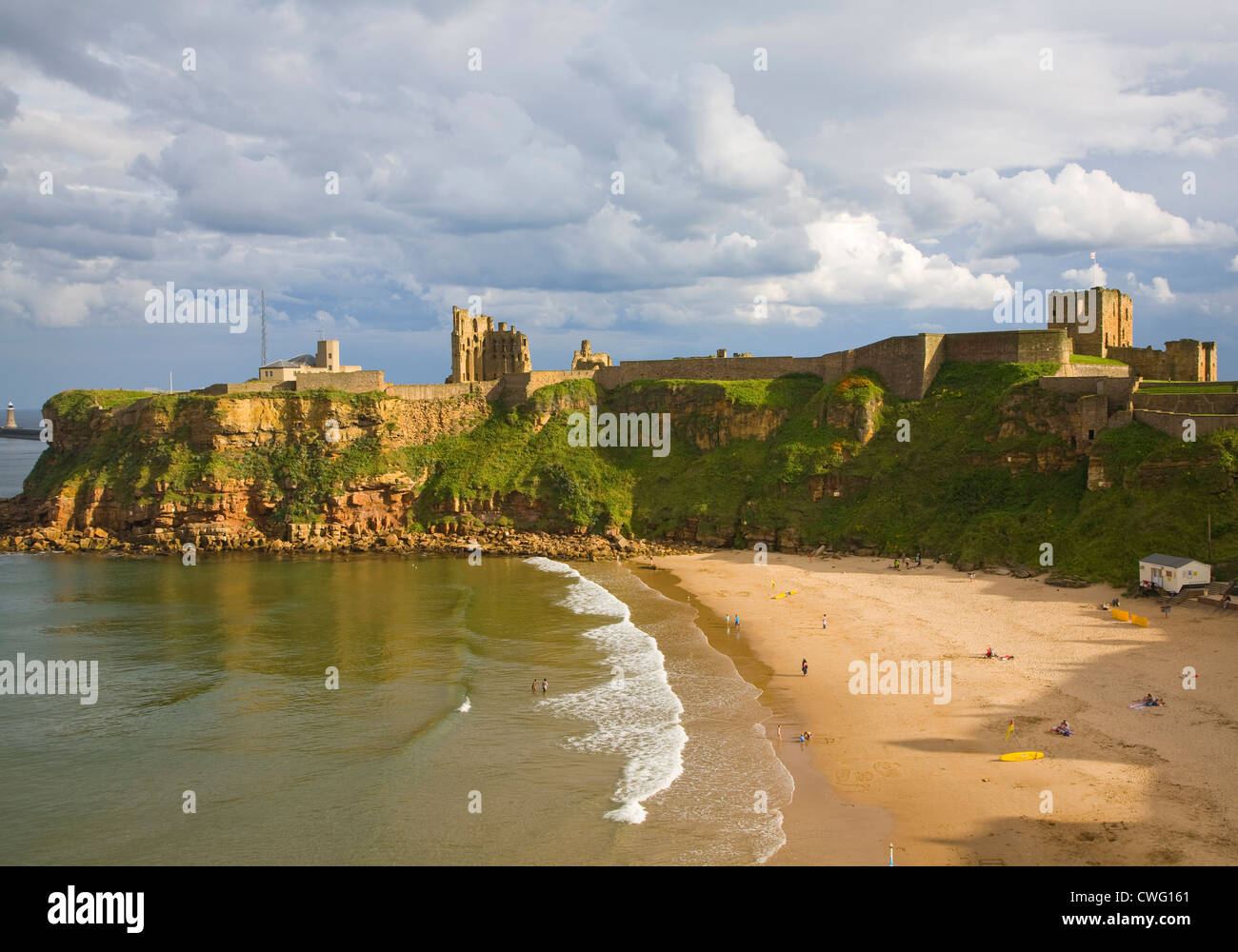 Prieuré et château, King Edward's Bay, Tynemouth, Northumberland, England, UK Banque D'Images