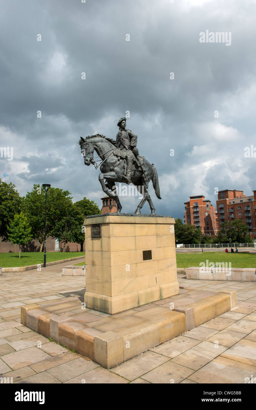 Statue de Bonnie Prince Charlie à cheval par le sculpteur Anthony pierres situées sur la rue Cathédrale Vert Derby Banque D'Images