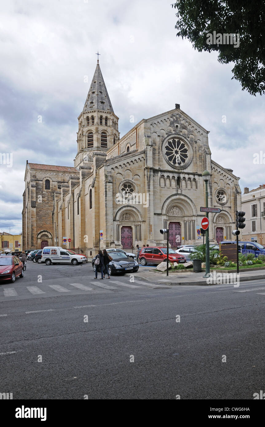19ème siècle Saint Paul's St Pauls Church en style romano-byzantine sur le Boulevard Victor Hugo Nîmes France Banque D'Images