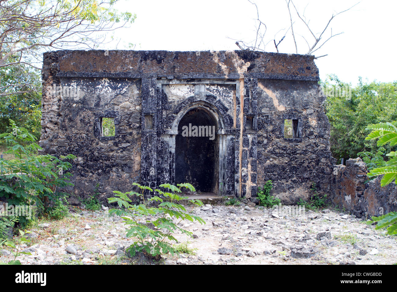 Ruines de la mosquée du 15ème siècle à Kaole, Bagamoyo, Tanzanie Banque D'Images