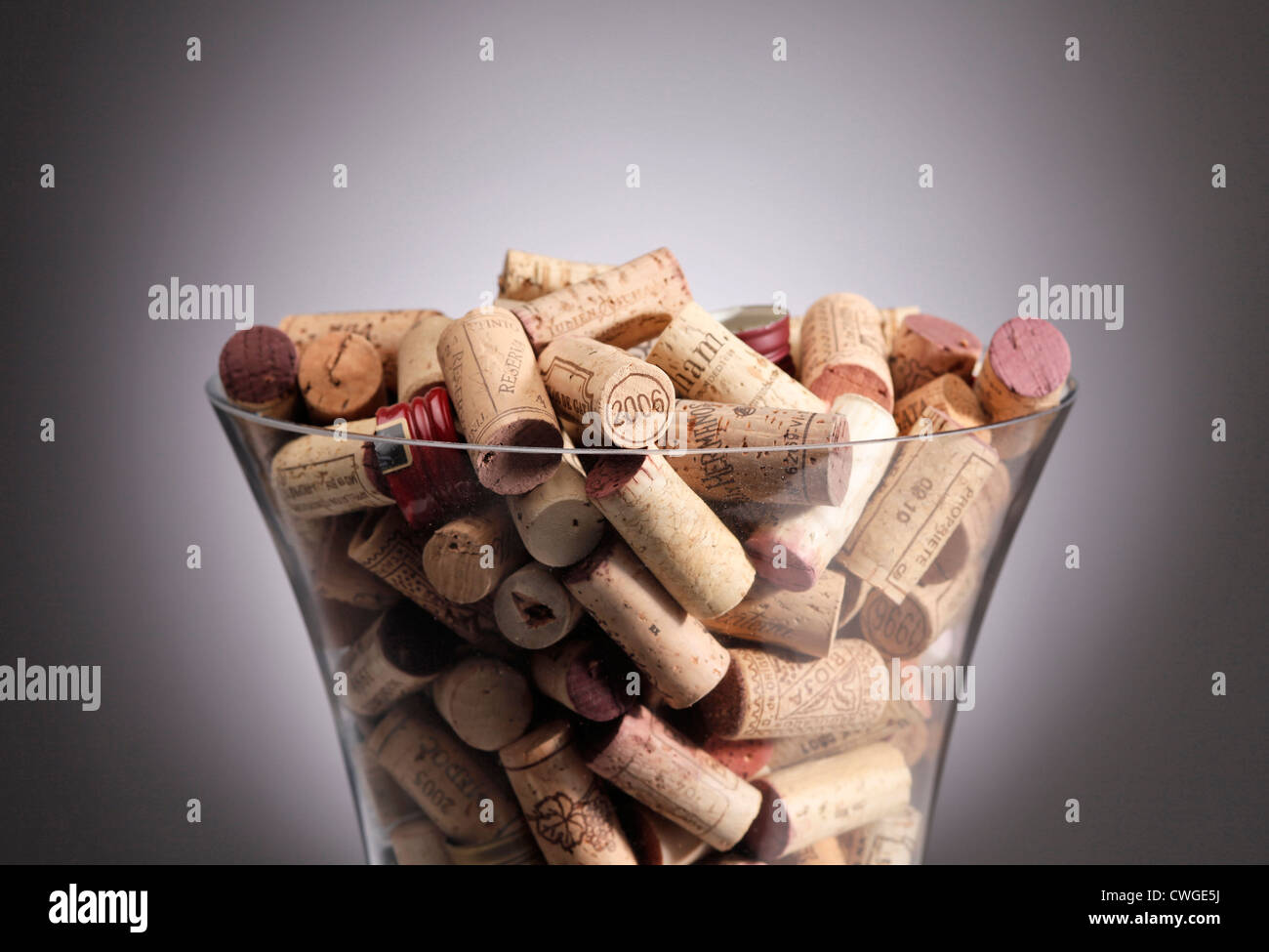 Bouchons à vin de façon aléatoire Bottlesin Banque D'Images