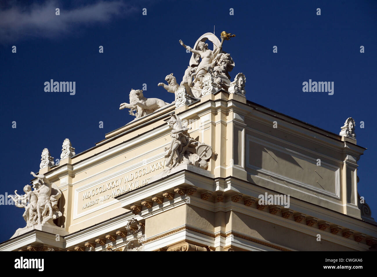 Odessa, groupe de sculptures au-dessus de l'entrée principale de l'Opéra Banque D'Images