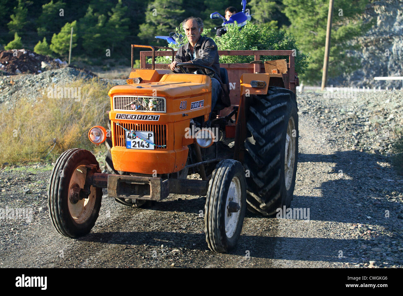 Marmaris, un homme conduisant un tracteur Banque D'Images