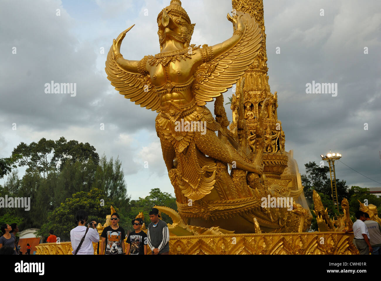 Monument de la sculpture à la bougie et de la cire de bougie Khao Phansa (Festival) le 3/08/2012 à Ubon Ratchathani en Thaïlande du nord-est Banque D'Images