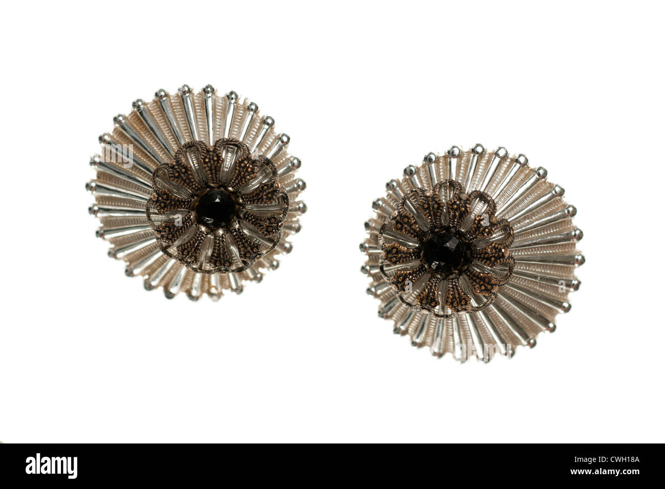 Deux shell art déco comme conception earrings Banque D'Images