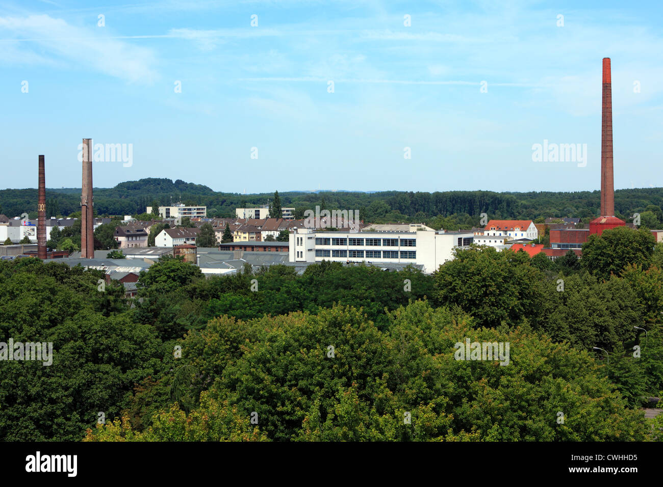 Landschaftspanorama Fabrikgebaeude Schornsteine,,, Inrather Berg, Krefeld, Niederrhein, Nordrhein-Westfalen Banque D'Images