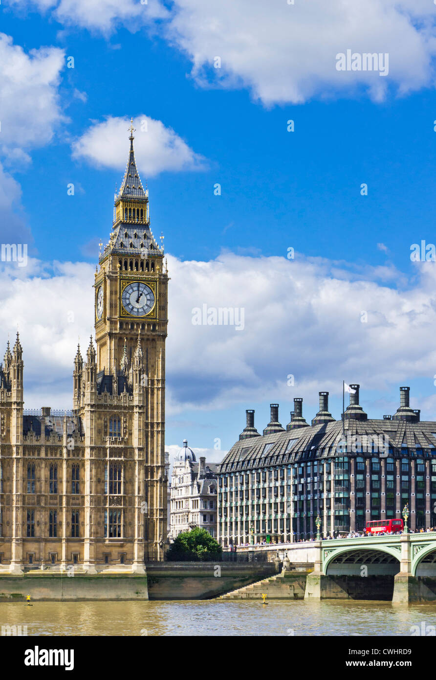Londres Big Ben et Westminster Bridge Angleterre GO UK EU Europe Banque D'Images