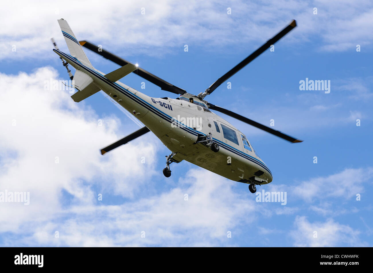 Bell Agusta A109C hélicoptère décolle Banque D'Images