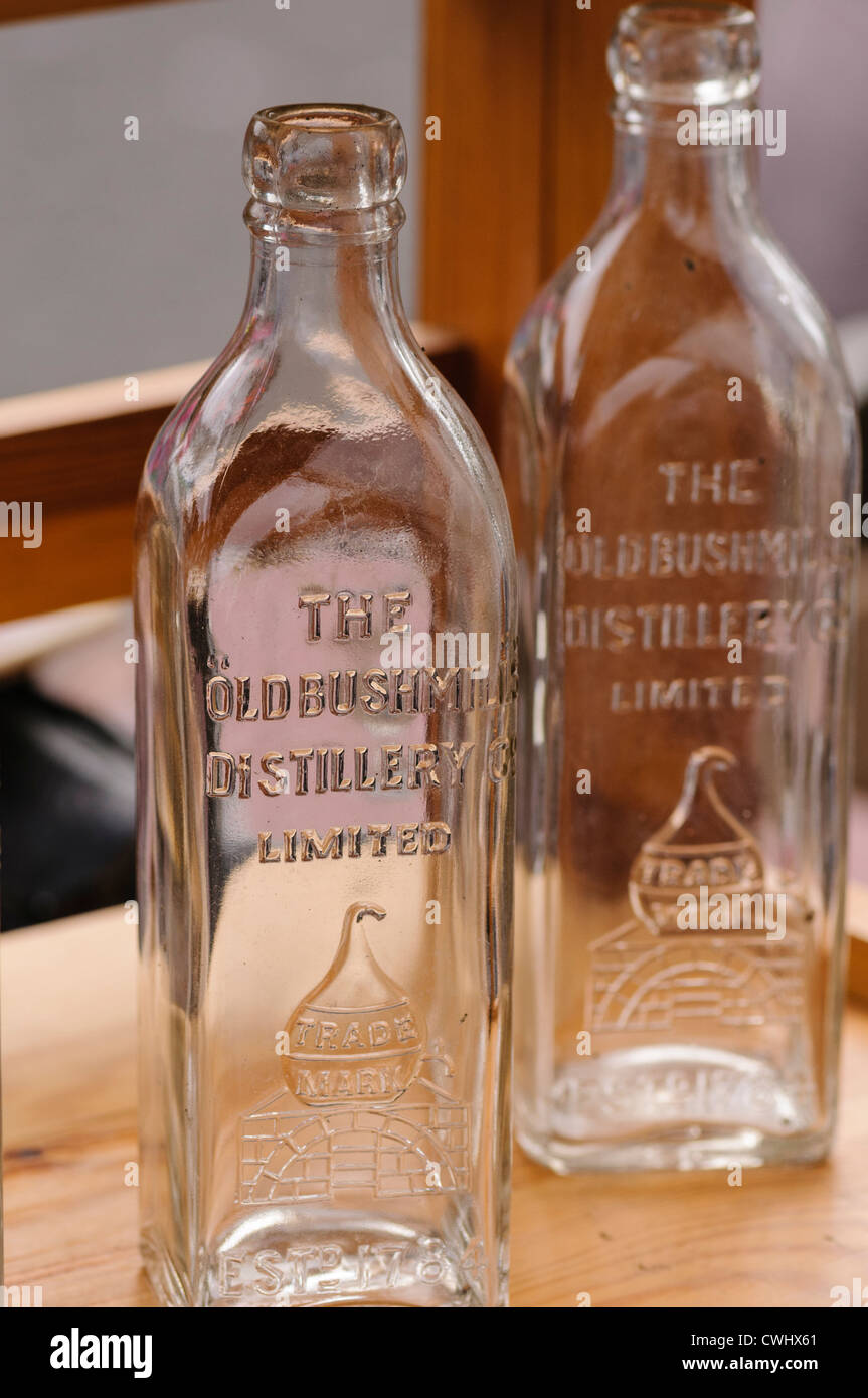 Bouteilles De Whisky Bourbon Maker's Mark Sur Une étagère Dans Un Magasin Fwf9e1