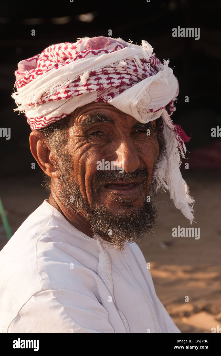 Elk207-1508v Oman, Muscat, Muscat Festival, campement bédouin, portrait d'homme Banque D'Images