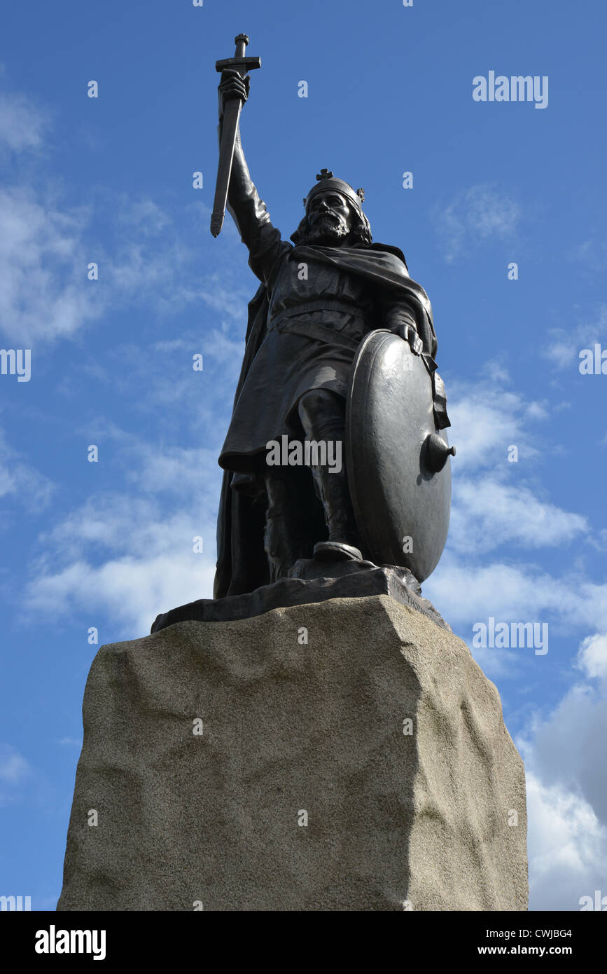 Le roi Alfred Statue, Broadway, Winchester, Hampshire, Angleterre, Royaume-Uni Banque D'Images
