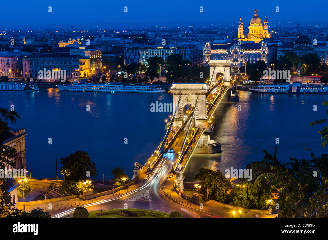 Le Pont des chaînes a été la première pierre permanent-pont sur le Danube, l'un des édifices emblématiques de Budapest. Banque D'Images