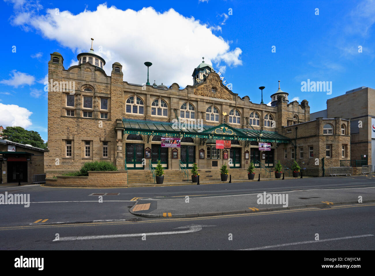 Le Royal Hall Centre culturel offrir un lieu pour les arts, les divertissements et les événements à Harrogate, North Yorkshire, Angleterre, Royaume-Uni. Banque D'Images