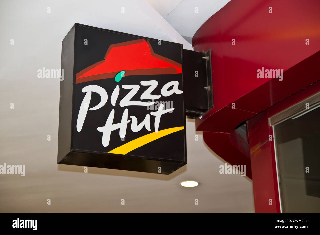 Gros plan sur le logo de Pizza Hut le mur Banque D'Images