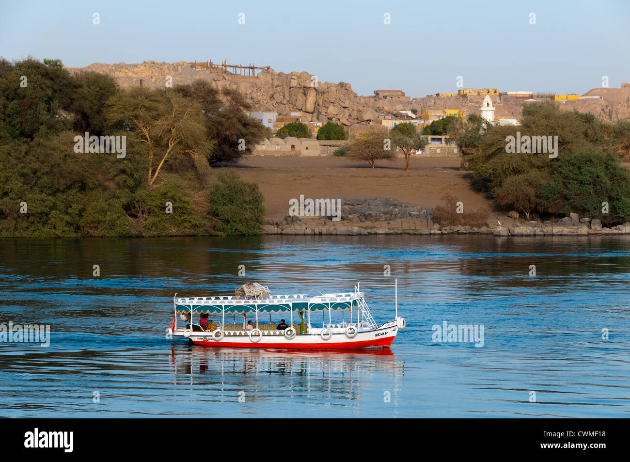 Vue du Gharb Soheil Nubian Village sur la rive ouest du Nil à Assouan Egypte suivant Banque D'Images