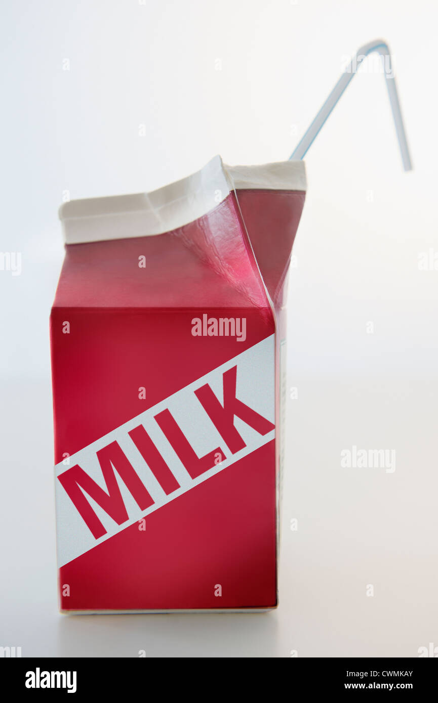 Studio Shot de carton de lait Photo Stock - Alamy