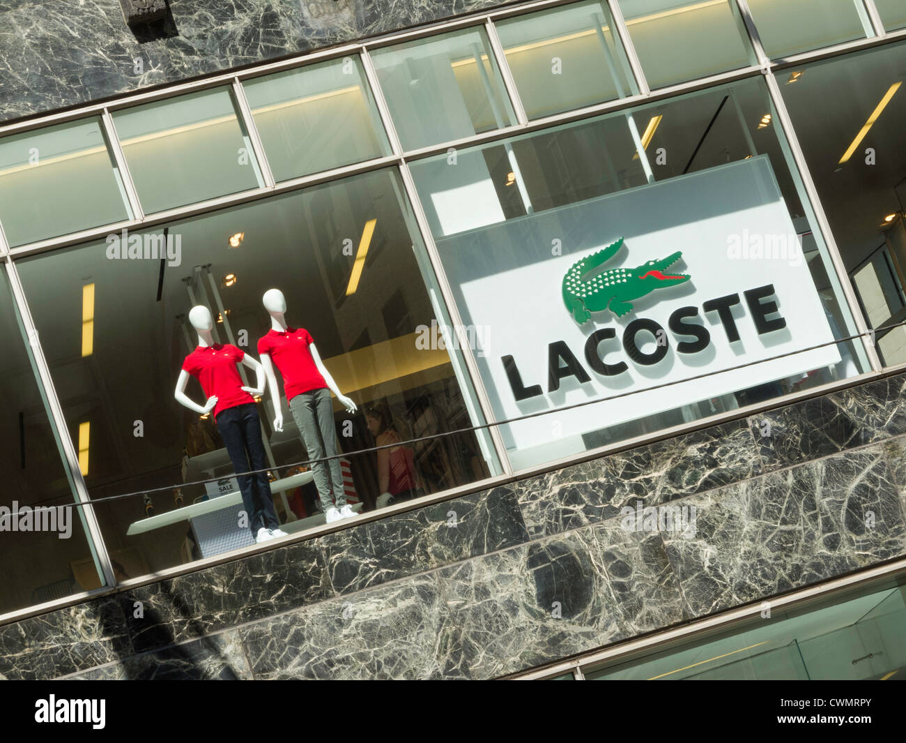 vêtements lacoste