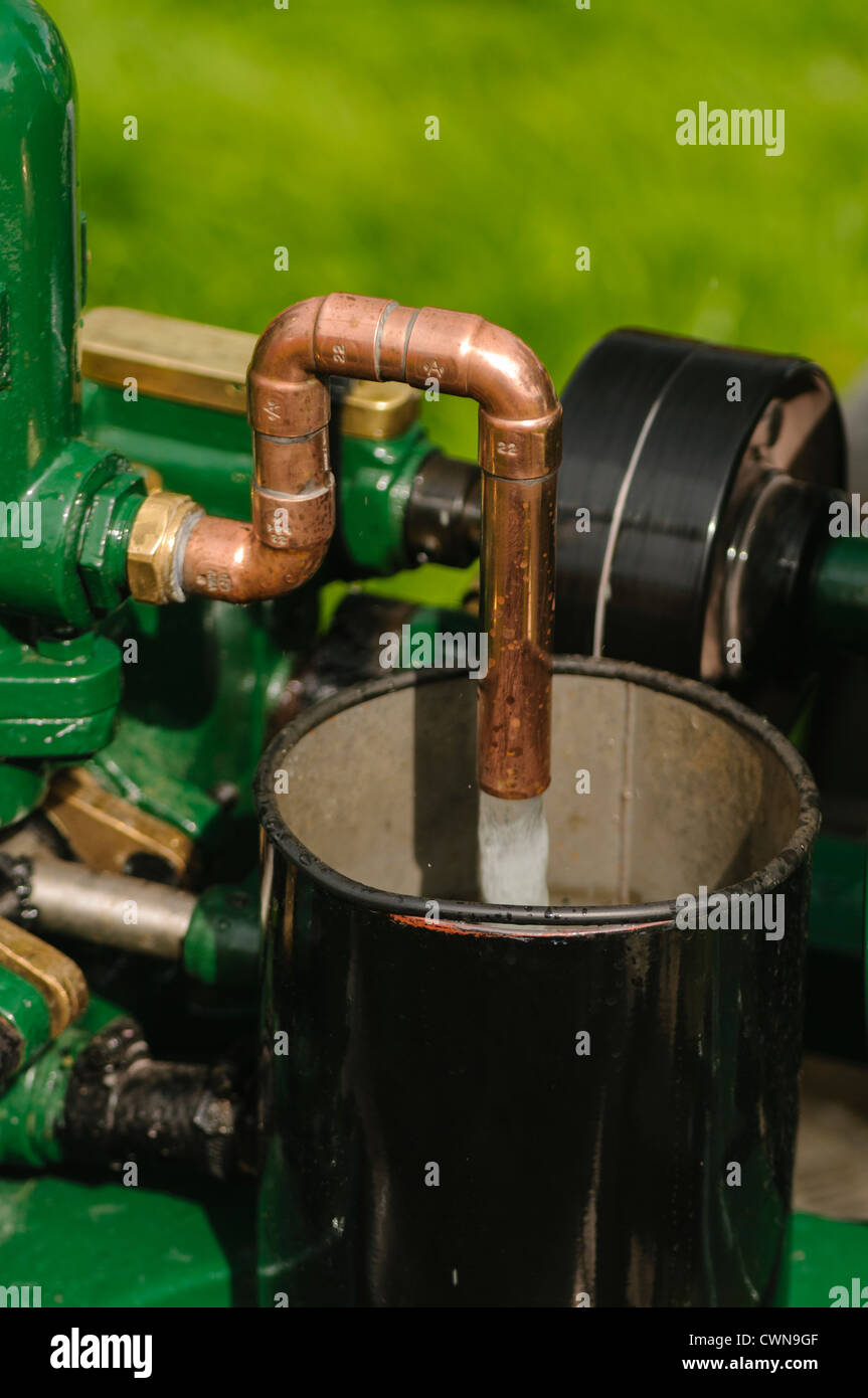 L'eau de pompage du moteur à l'arrêt Banque D'Images