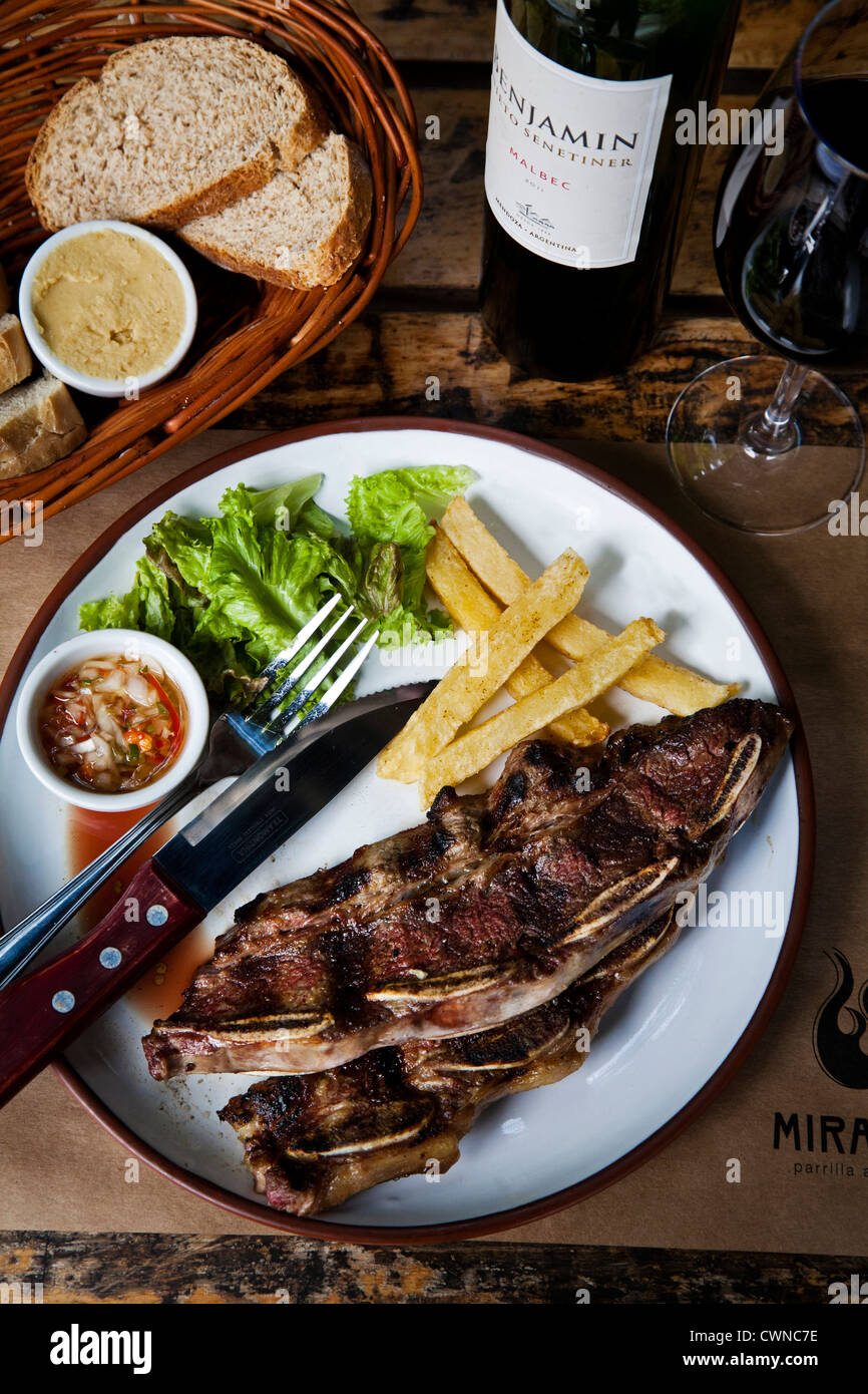 Pneu de asado steak à Miranda restaurant, Palermo Hollywood, Buenos Aires, Argentine. Banque D'Images