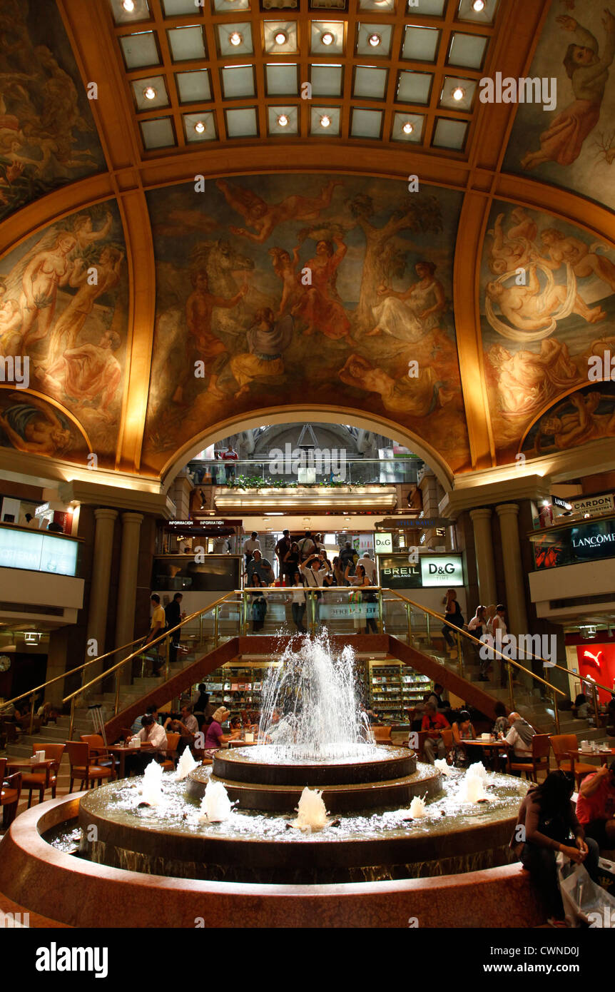 Le centre commercial Galerias Pacifico sur la rue Florida, Buenos Aires, Argentine. Banque D'Images