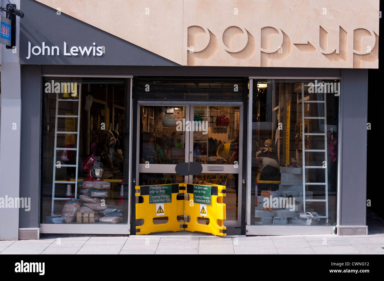 John Lewis pop-up shop à Exeter. Banque D'Images