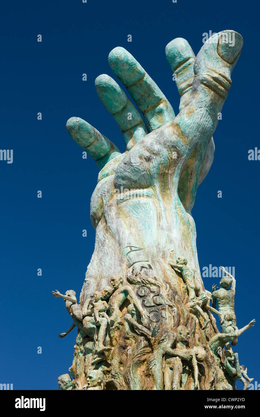 HOLOCAUST MEMORIAL SCULPTURE (©KENNETH TREISTER 1990) MIAMI BEACH FLORIDE USA Banque D'Images